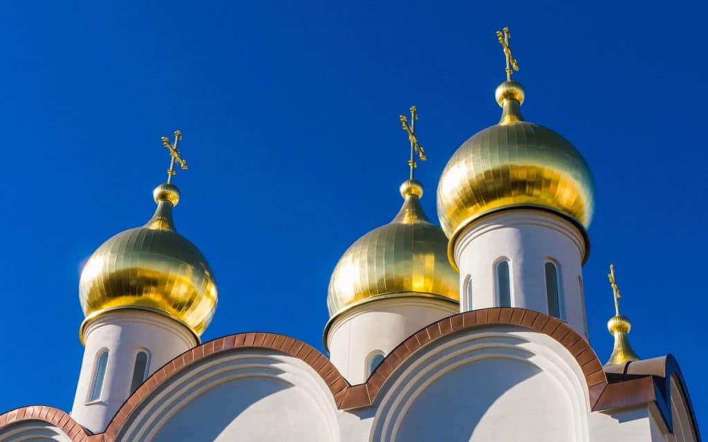 Lire la suite à propos de l’article Découverte du mariage orthodoxe : rites et traditions