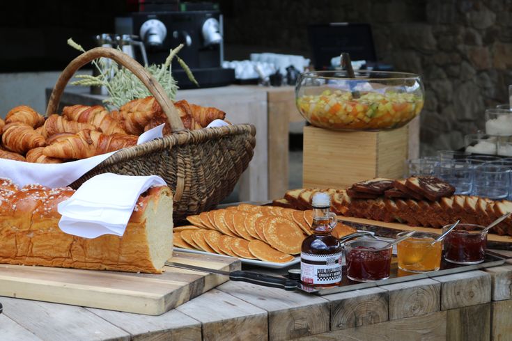Lire la suite à propos de l’article Le brunch de mariage : Une tendance gourmande et conviviale